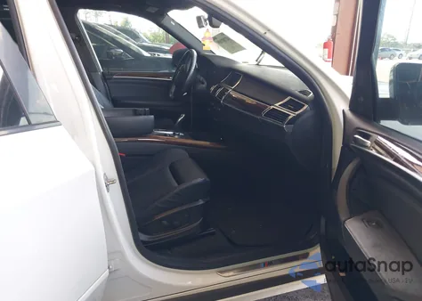 2012 BMW X5 xDrive50I z USA, uszkodzony, nr VIN 5UXZV8C56CL426016